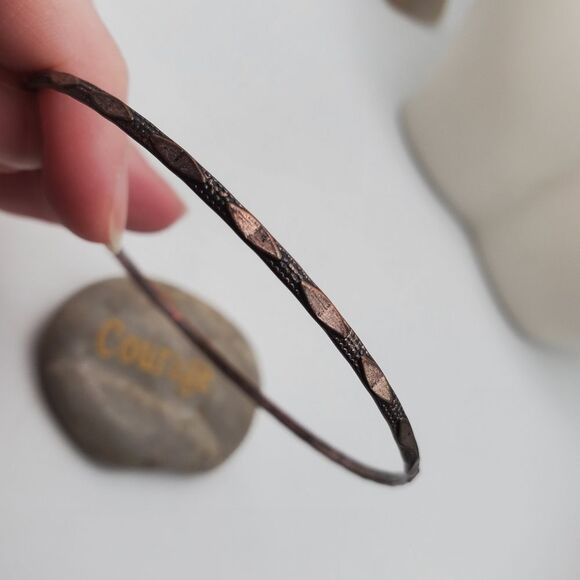 Antique copper toned bracelet - Picture 2 of 3